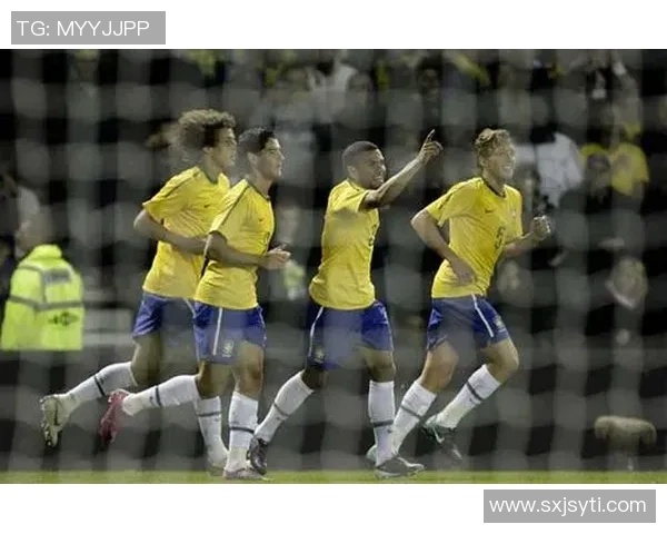 兵器文化与足球明星的独特对比分析：从锋利刀剑到进球利器的转变