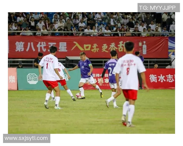 足球明星背后的奋斗与荣耀探秘：他们的生活与梦想之路