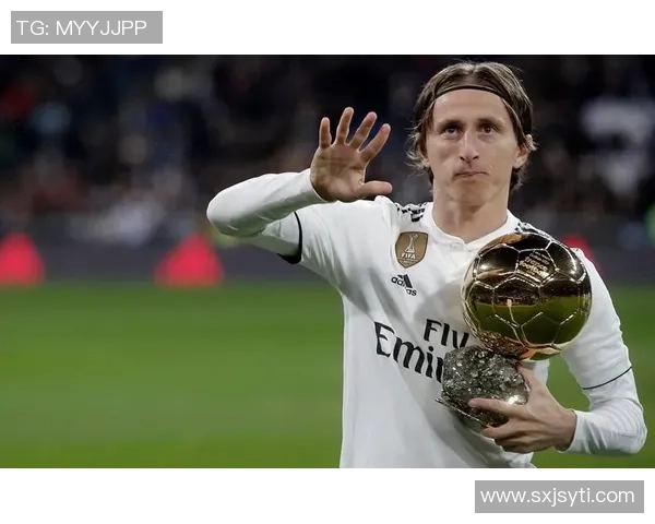 今日足球巨星生日庆典 回顾他的辉煌足坛历程与成就